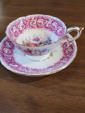 Vintage PARAGON G5601-4 Pink Floral Bone China Teacup and Saucer with Gold Trim